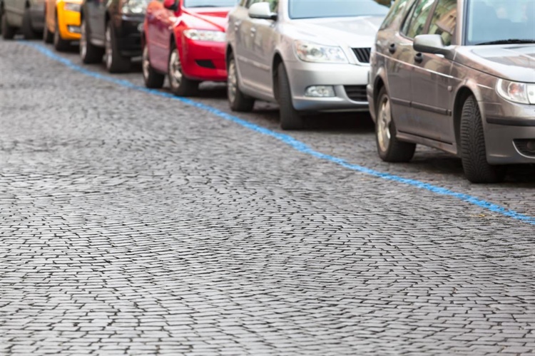 Praha 10 zavede parkovací zóny